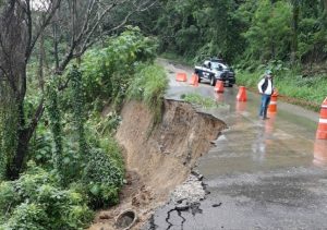 Lluvias intensas ponen a Chiapas en alerta por deslaves, crecidas y daños carreteros